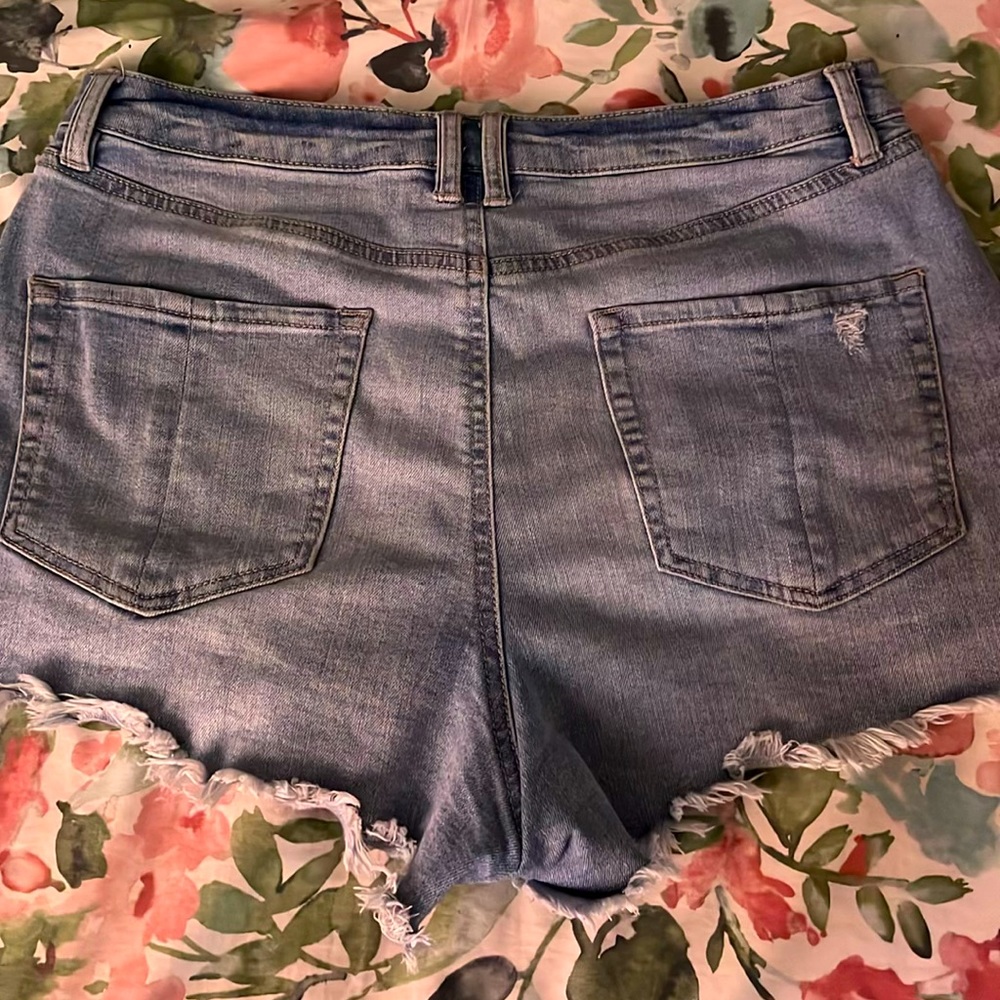Refuge Booty Short